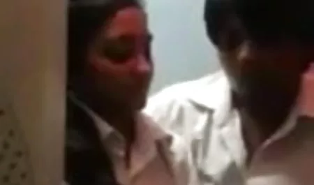 चोटी के साथ बेबी खाद्य इंग्लिश फिल्म सेक्सी इंग्लिश
