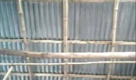 दरारें मद्रासी सेक्स मूवी में गीला उंगलियों