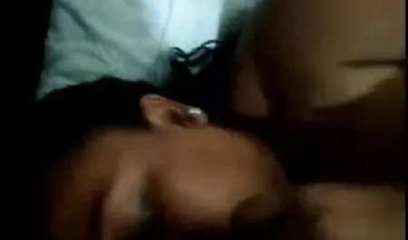 राजू युवा इंग्लिश सेक्सी पिक्चर दिखाओ राजू खुद उसके भारतीय प्रेमिका के साथ