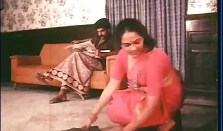 मेज पर कामसूत्र सेक्सी फिल्म गीला.