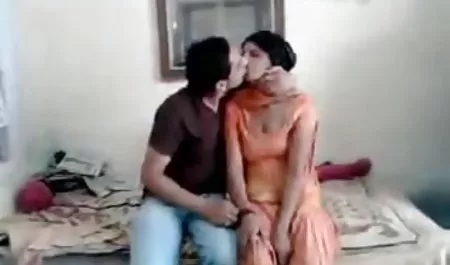 गर्म lesbians strapon माधुरी दीक्षित की सेक्सी फिल्म के साथ