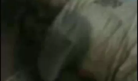 एक फिल्म सेक्सी हिंदी में बड़ा नरम गधे के साथ लैटिना पर एक लंबी पट्टा के साथ काले आदमी को आकर्षित किया