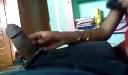अपस्कर्ट सेक्सी मूवी वीडियो