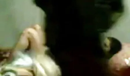 लड़की कुर्सी में एक सेक्स की पिक्चर दिखाओ दोस्त डालने के बाद उसके पक्ष में उसे जाँघिया ले जाया गया और एक मुर्गा पर बैठे
