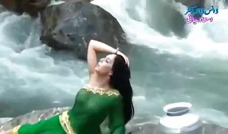 कमाल डार्लिंग बकवास करने और सेक्सी मूवी के लिए प्यार करता है
