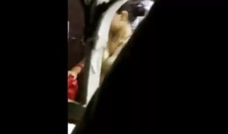 वह चालक की ओर अपने लंबे पैर फैलाने सेक्सी एक्स एक्स पिक्चर के लिए किया था.
