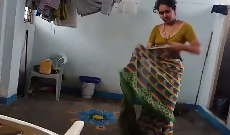 वांछित दादा उसकी स्कर्ट से सेक्सी वीडियो पिक्चर दिखाएं दूर ले गया और उसकी जवान पोती की प्रेमिका छत पर फिसल