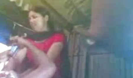 चुंबन से कोनिलस के लिए. सनी लियोन की सेक्सी फिल्म दिखाइए