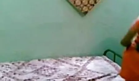 एक लड़की सेक्सी पिक्चर एचडी वीडियो में का पालन करना पसंद करती है