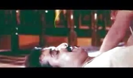 एक सेक्सी फिल्म इंग्लिश वीडियो होटल के कमरे में डालने का कार्य