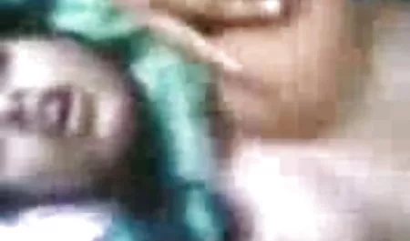 पिछवाड़े में पहली बार. यह सेक्स पिक्चर का वीडियो दर्दनाक था.