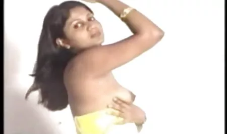 कास्टिंग दो सदस्यों के साथ एक बैठक फुल सेक्सी हिंदी फिल्म के साथ अंत में समाप्त हो गया
