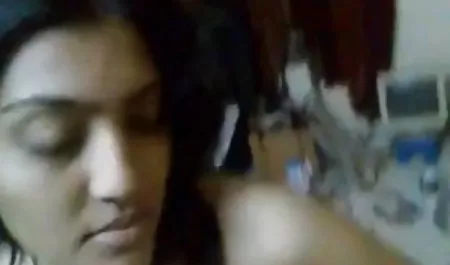 शोर छात्रों सेक्सी एक्स एक्स फिल्म की एक बड़ी भीड़ एक नींद की पार्टी आयोजित
