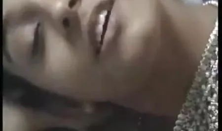 दो परिपक्व वीडियो सेक्सी फिल्म हिंदी पुरुषों एक मुर्गा है