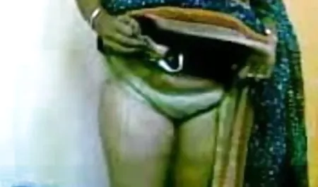 लंबे सनी देओल की सेक्सी मूवी पैर और ऊँची एड़ी के साथ किंकी समलैंगिकों