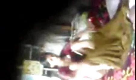 आकर्षक महिला, कैटरीना कैफ की सेक्सी वीडियो फिल्म मूठ मारना, अकेले
