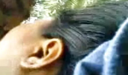 एक आरामदायक घर के माहौल में अपने परिवार के सेक्सी फिल्म सेक्सी फिल्म वीडियो में साथ सेक्स