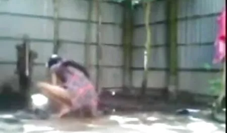 बच्चे को नए साल के प्रदर्शन सेक्सी पिक्चर फिल्म बीपी में आता है