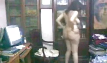 सेक्सी सेक्सी मूवी सेक्सी मूवी सेक्सी जवान लड़की मोटा आदमी इस प्रकार है ।