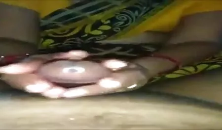 लड़कियों के सामने इंग्लिश पिक्चर फिल्म सेक्सी शिकंजा हिला