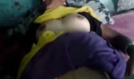 दादी सेक्सी जानवर फिल्म masturbates