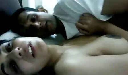 यूजीन युग की दुल्हन सेक्सी साउथ फिल्म को चूमा
