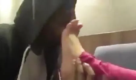 एक फिल्म हिंदी में सेक्सी दूसरे को और एक नशे में महिला के साथ रूसी समलैंगिकों