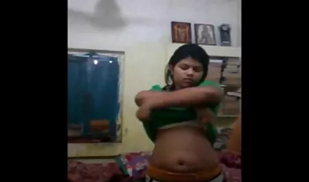 वह अपने स्तनों पर बैठ ठंडा और अपने हाथों पंजाबी सेक्सी फिल्म दिखाइए से आदमी की कृपा