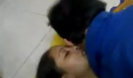 सुंदर सेक्सी लड़की सेक्सी हिंदी फिल्म दिखाइए