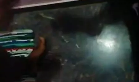 लानत सेक्सी वीडियो की पिक्चर है, जबकि वह सो रहा है