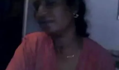 शौचालय हिंदी सेक्सी मूवी पिक्चर में एकल शरारती महिला