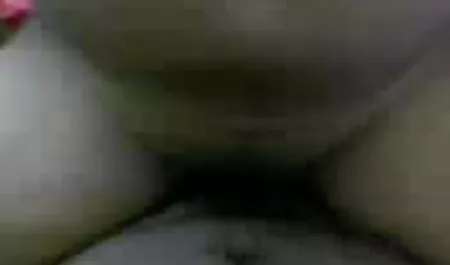 उसकी प्रेमिका और उसके दोस्त के साथ कमबख्त आदमी । सेक्सी पिक्चर फिल्म हिंदी में
