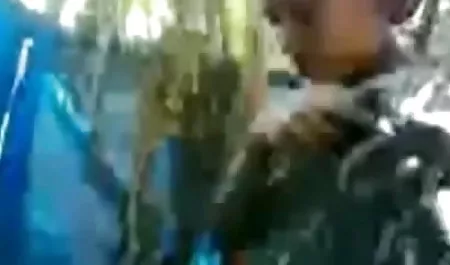 एक मुकुट के साथ होठों से लटका हिंदी पिक्चर सेक्सी मूवी विशाल इस्पात बालियों के साथ खोखले