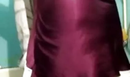 दो सेक्सी लड़कियों हिंदी पिक्चर सेक्सी वीडियो गेंदों के साथ खेल