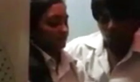 कॉलेज के छात्रों को पुरुषों के सेक्सी मूवी देखने की साथ प्रकाश