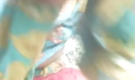 सुंदर लड़की और काले आदमी माधुरी दीक्षित की सेक्सी फिल्म