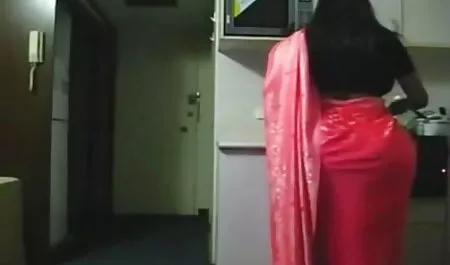 भाषा सेक्सी फिल्म हिंदी में चाहिए अनुभवी महिला