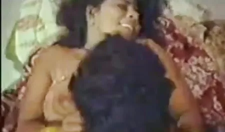 सज्जनों एक नग्न मुस्कुरा सेक्सी फिल्म सेक्सी चाहिए महिला का सामना करना पड़ा