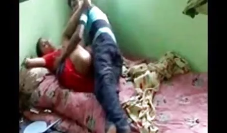 सुबह में, लड़की पहली बीपी पिक्चर सेक्सी मूवी बार के लिए उठा और मुंह में एक अंग लिया