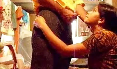 पत्नी गृहिणी सेक्सी मूवी सेक्सी पति की सेवा कर रहा है