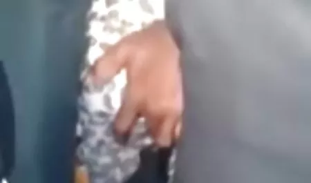 पति एक दोस्त के साथ उसकी पत्नी खाती है और कैमरे के साथ अपने सेक्स से पता सेक्सी वीडियो फुल मूवी चलता है