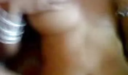 वीडियो सेक्सी मूवी नई चैट में सेक्सी परिहास की झलक शो