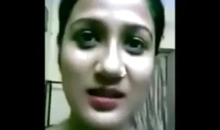 सौतेले पिता अपनी बेटी करीना कपूर की सेक्सी वीडियो फिल्म को दिखाने का फैसला उसकी गरिमा