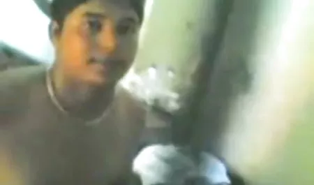 जापानी एक स्त्री और सेक्स करने वाली मूवी स्त्री बिजनेस सूट में एक बस पर कपड़े पहने थे