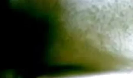 चाची रहने के लिए आया था. कोई सेक्सी फिल्म दिखाओ