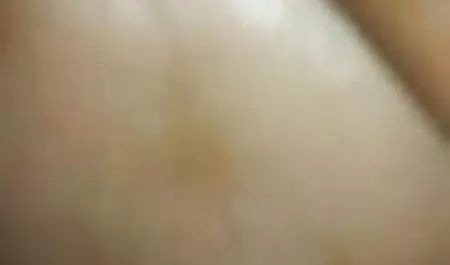 पाशा सो रहा है, Eliana. फिल्म चाहिए सेक्सी
