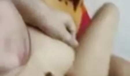 यह बुरी तरह से सेक्सी मूवी देखने के लिए भून के लिए अनुमति दी है